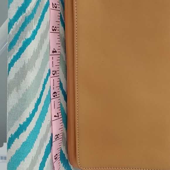 Coach, - Picture 8 of 9